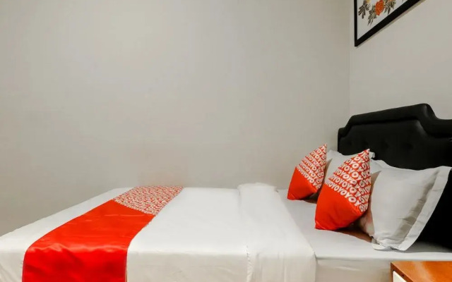 OYO 1023 Junggo Tentrem