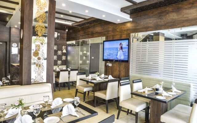 FabHotel Royal Height