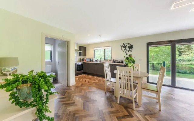 Secret Waterside Lodges in Worcestershire