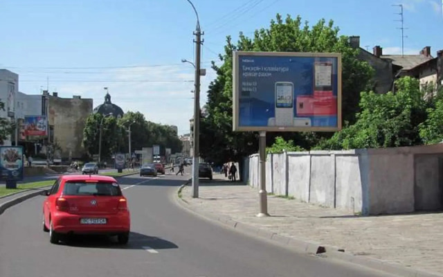 Apartment on Chornovola Avenue 31