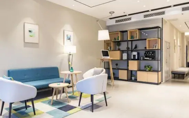 Home Inn Selected