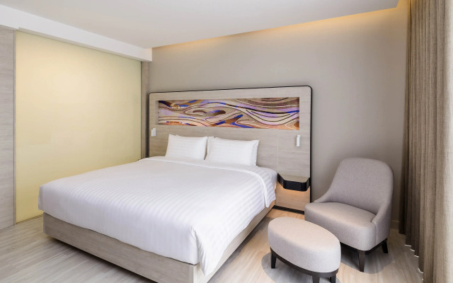 Novotel Phuket City Phokeethra Hotel
