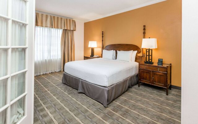 Richmond Inn & Suites-Baton Rouge