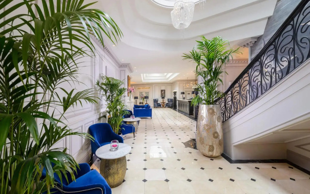 Dromhall Hotel