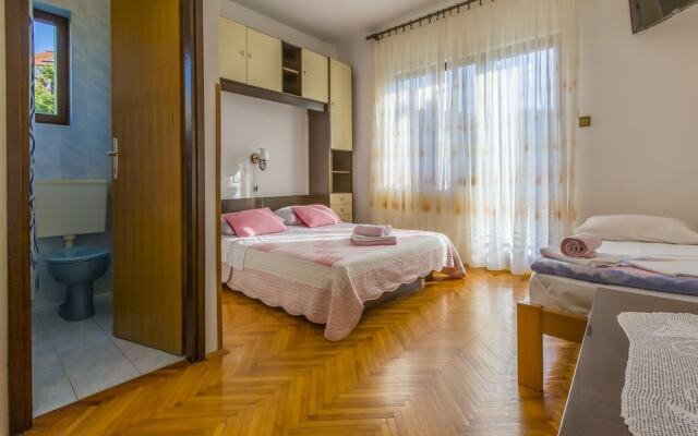 Rooms Zeljka 2