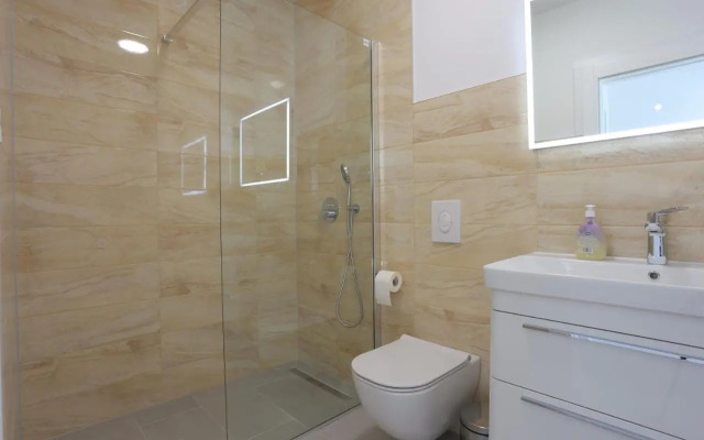 Apartment Baska Voda 6773a