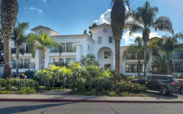 Southern Exposure w/ Private Balcony