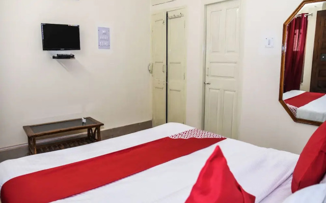 OYO 14606 Holiday Inn