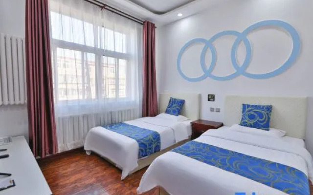 Super 8 Hotel (Beijing Liyuan Metro Station)