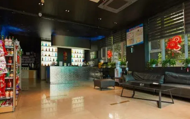 Qianhe Holiday Hotel