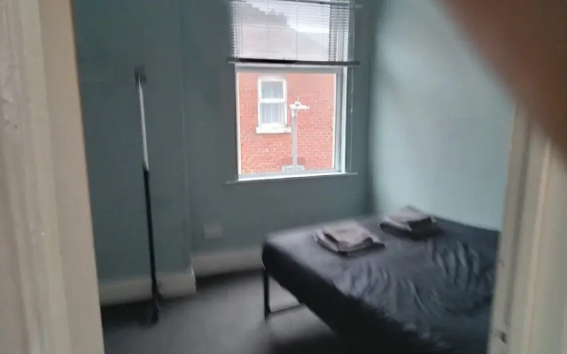 Sunny Seaside Apartment in Blackpool