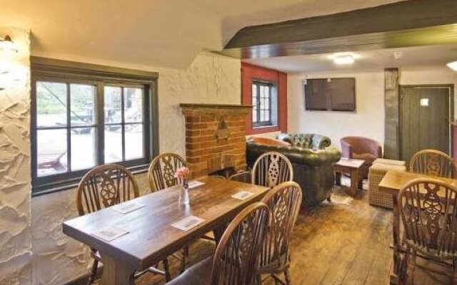 The May Garland Inn