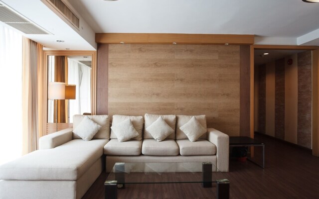 3A - 2 Bedroom Downtown Apartment With Shared Pool