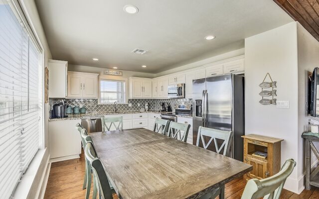 Better Together 5 Bedrooms 3.5 Bathrooms Home