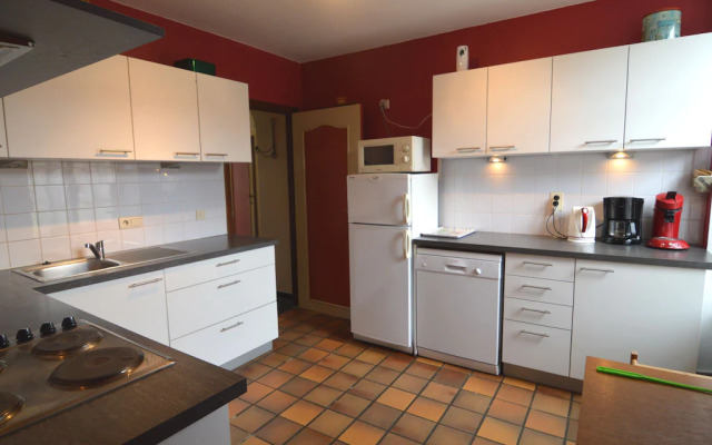 Holiday Home for 10 People set in Castle Grounds