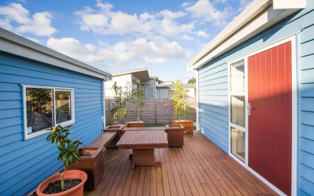 Waterfront Wonder - Matarangi Holiday Home