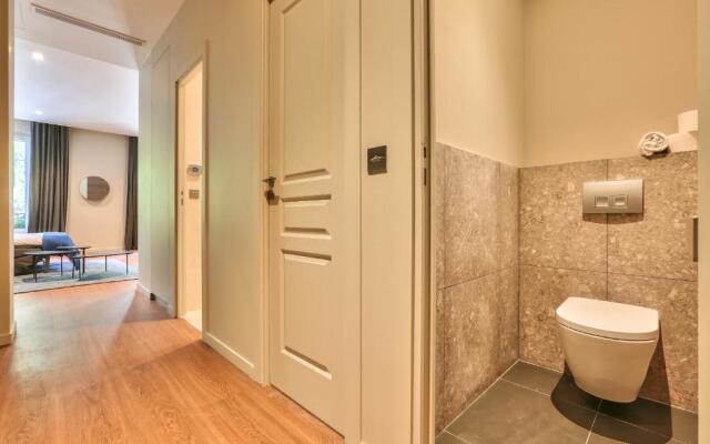 119 - Urban Spacious Apartment Sebastopol