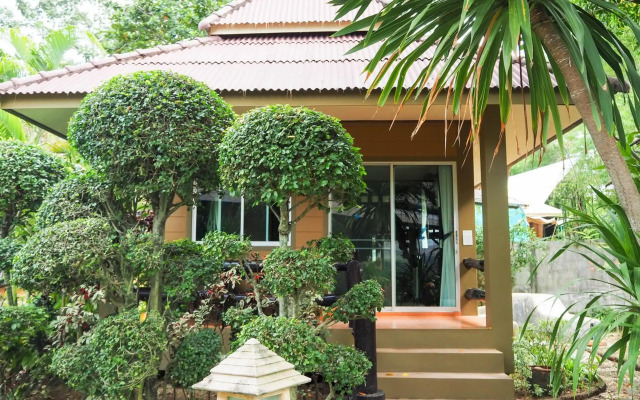 Lanta Castaway Beach Resort