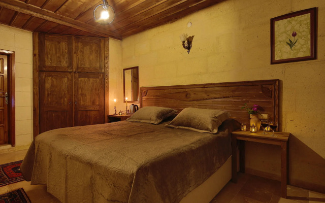 Jerveni Cave Hotel