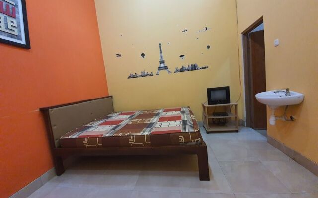 OYO 2000 Dago Asri Guesthouse