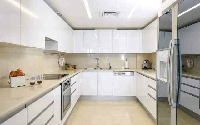 Deluxe 2 Bedroom Apartment in Herzylia