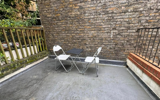 Spacious Two Bedroom Apartment in Westminster