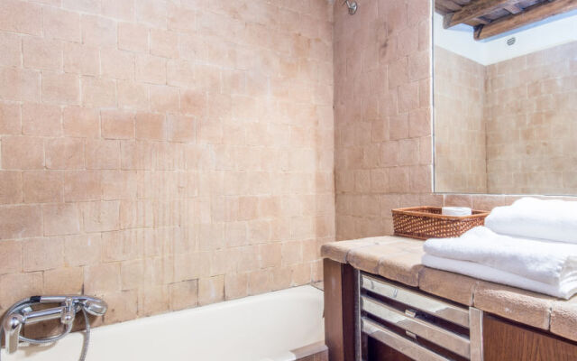 Elegant Campo dei Fiori