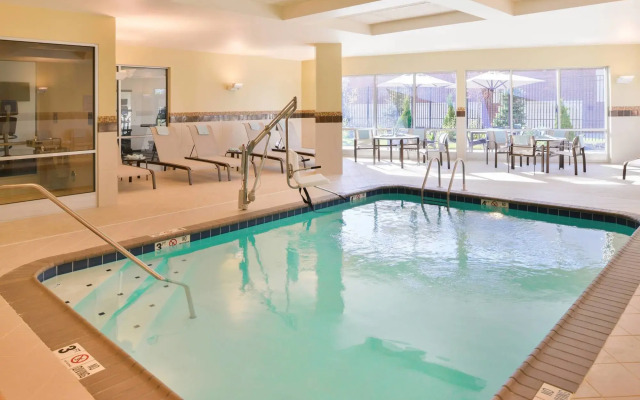 Courtyard Columbus Grove City