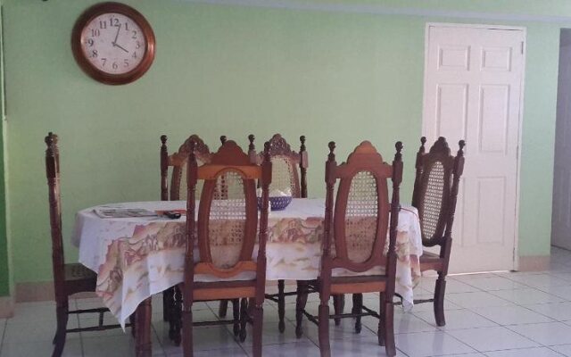 Hotel Fuente de Paz Managua es Posada de Paz