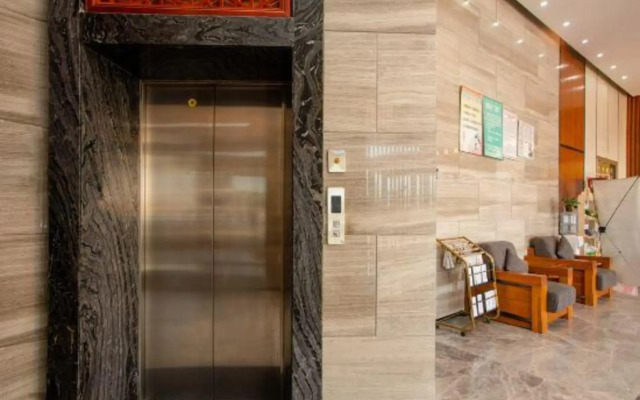 Elong R.YUN Hotel (Tiantaishan High-Speed Railway Station)