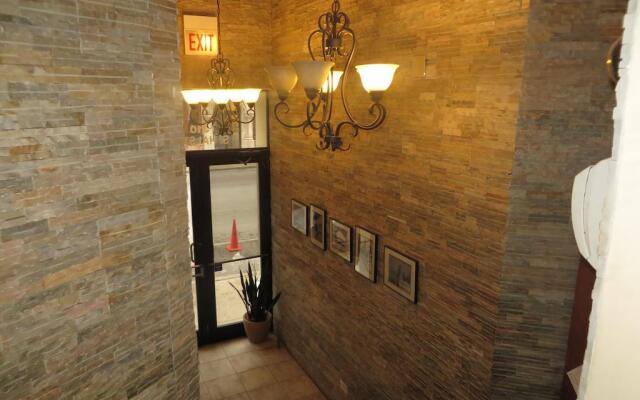 Chicago Parthenon Hostel