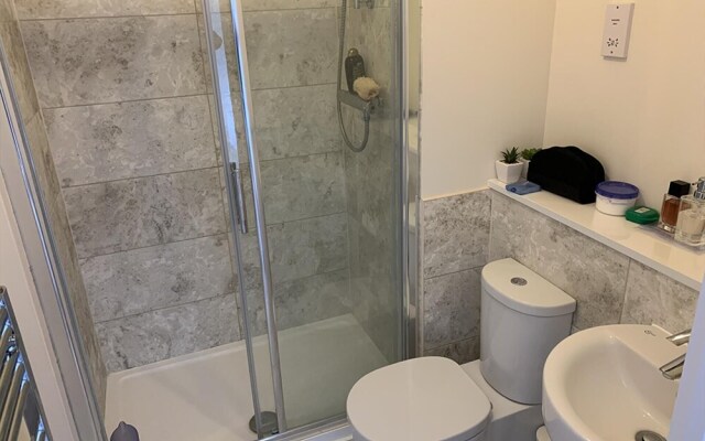 Continental Apartments - 2-bed Farnborough Central