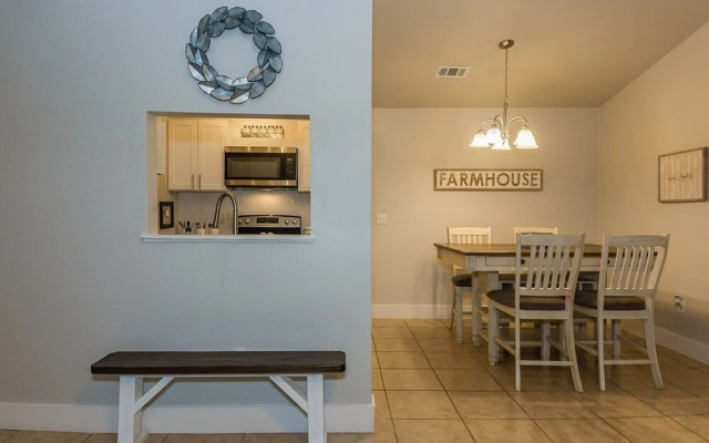 Fredericksburg Fun 3 Bedroom Apts by Redawning