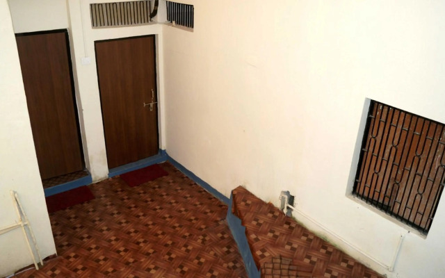 OYO HOME 70169 Mishra Suites