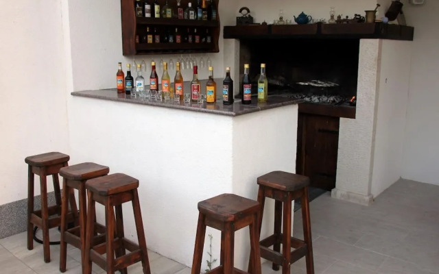 Boris - With Pool - A2