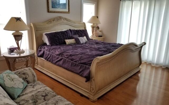 Sweet Dreams 6 Bedroom Home by Redawning