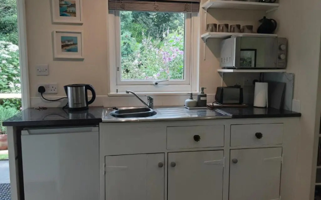 Tranquil Wood Cabin set in a Beautiful Orchard