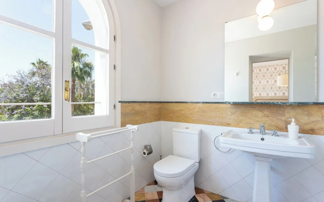 Traditional House With Private Terrace. Campamento