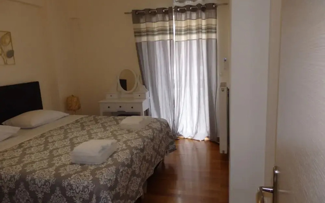 A&J Apartments or Rooms athens airport