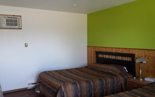 Moosomin Motel
