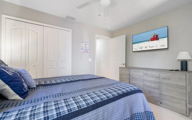 Luxury Long Waterview w Pool-kayaks-clubs-bikes