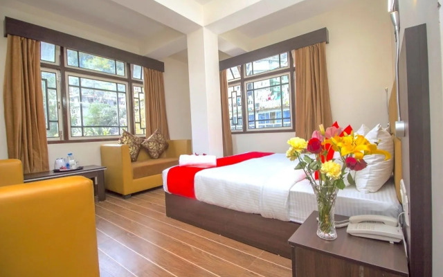 Finestays Hidden Above