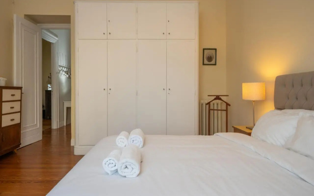 1930's neoclassical apt in the heart of Athens