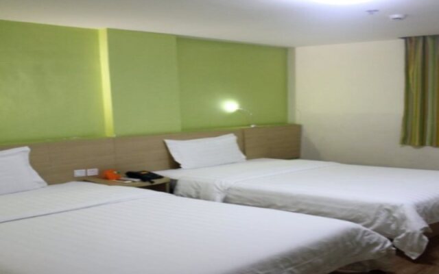 7 Days Inn Huaihua Mayang Bin He Road Branch