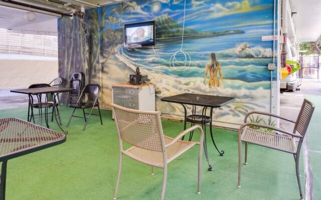Polynesian Beach Club Hostel