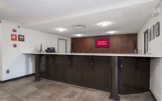 Red Roof Inn PLUS+ & Suites Opelika