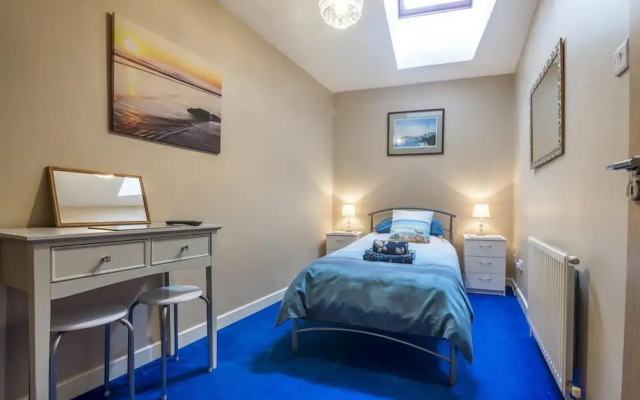 Harry s - 2 Bedroom Holiday Home - Tenby