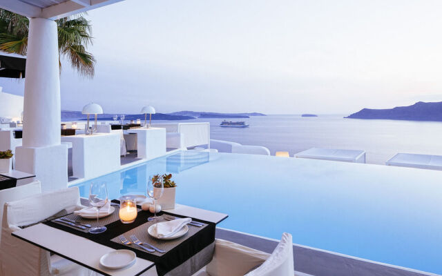 Kirini Suites & Spa Hotel