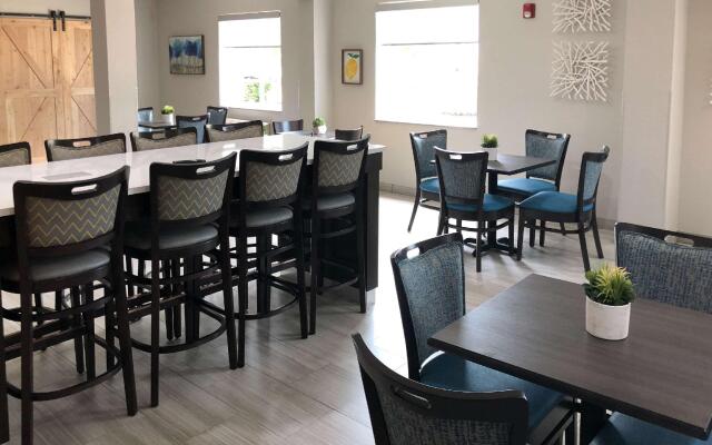 Quality Inn & Suites Roanoke - Fort Worth North