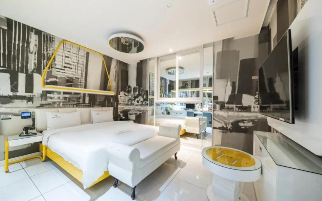Zara Hotel Peace Square